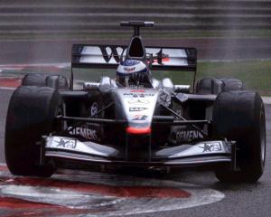 McLaren Mercedes-Benz MP4-16 2001 года